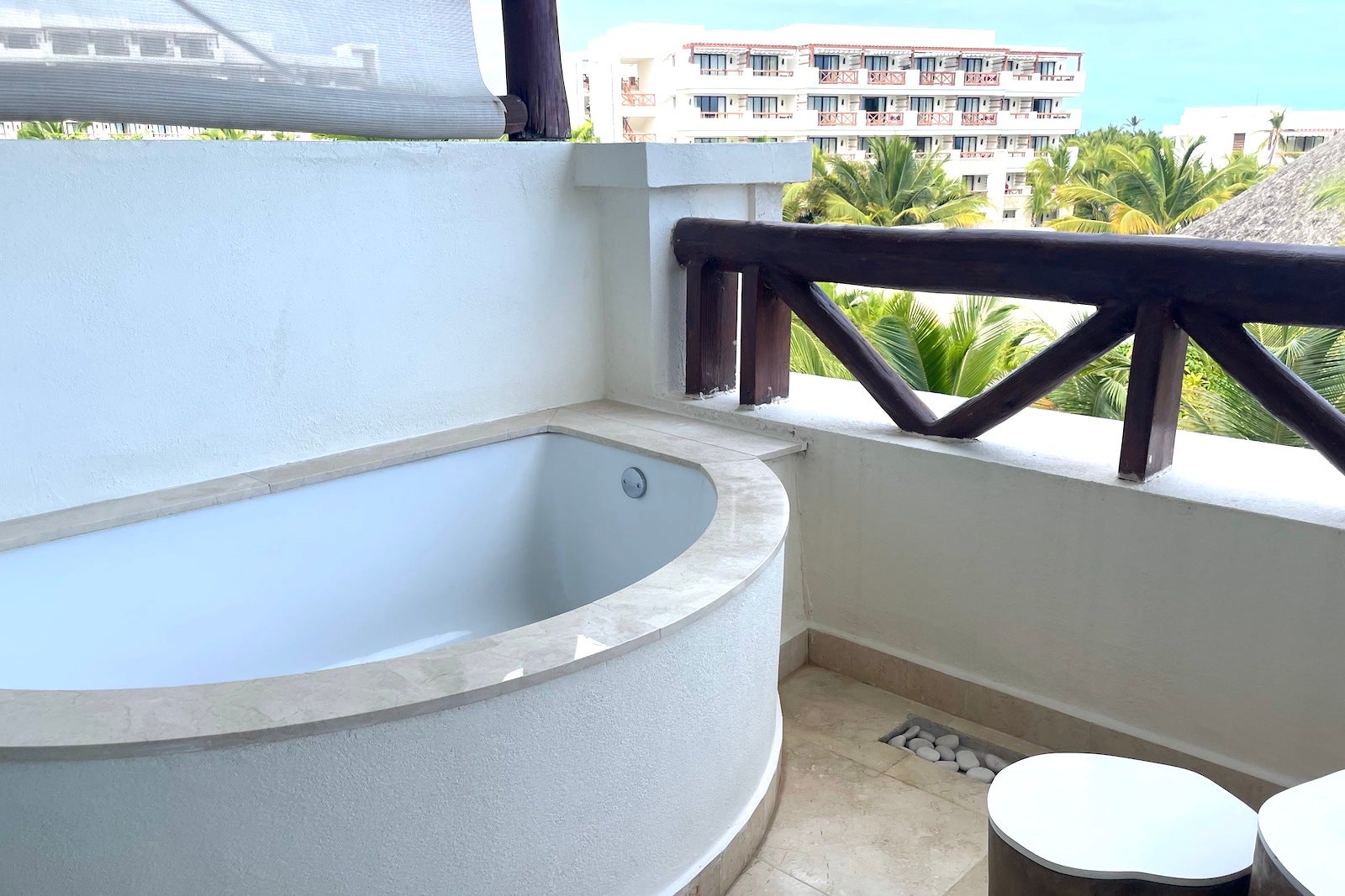 soaking tub on balcony