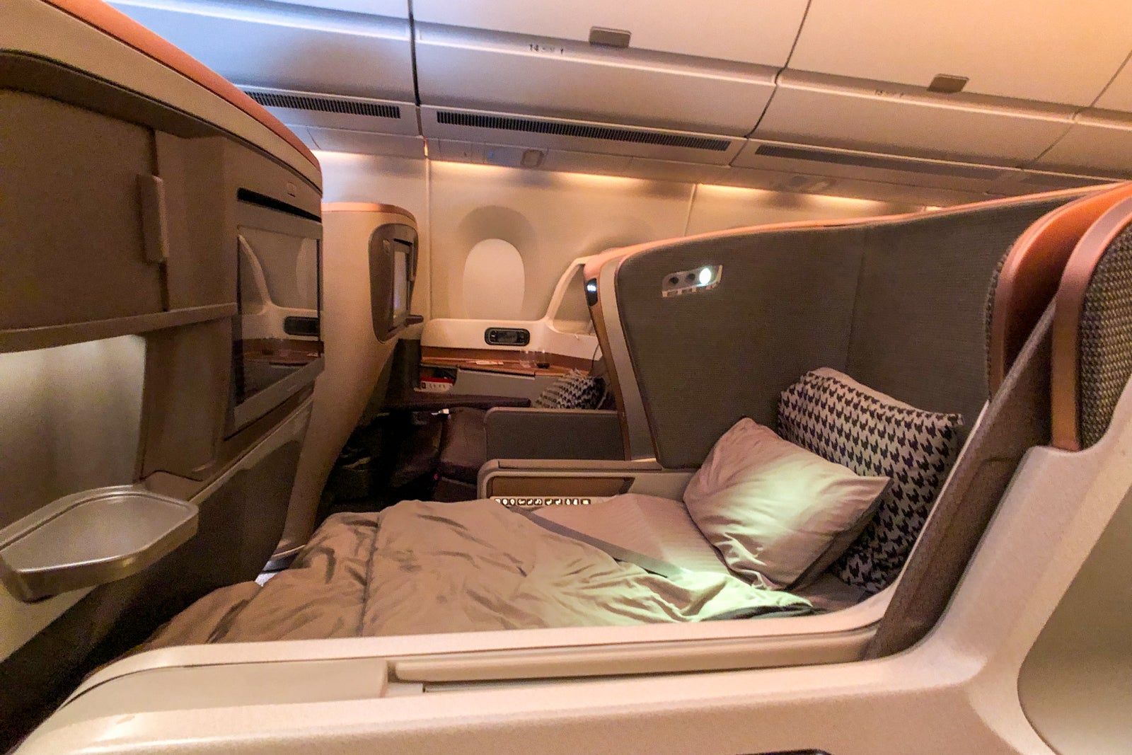 Which Singapore Airlines business class is better? A380 vs A350 The