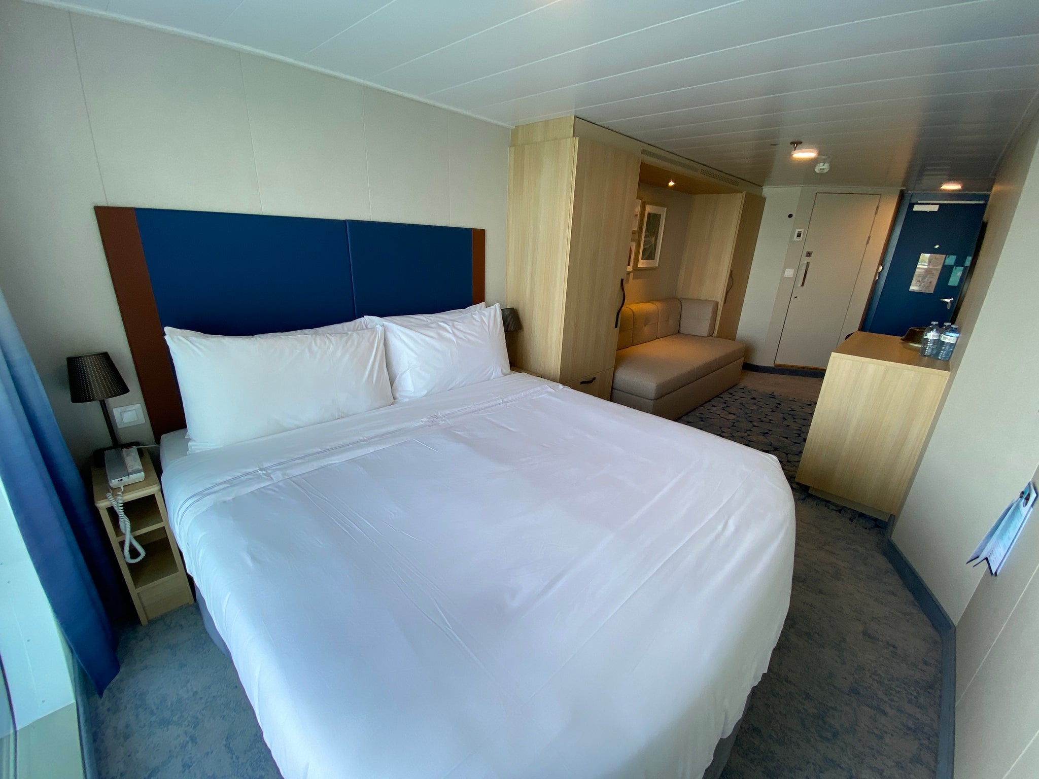 Wonder of the Seas: Inside, balcony and suite cruise cabins compared ...