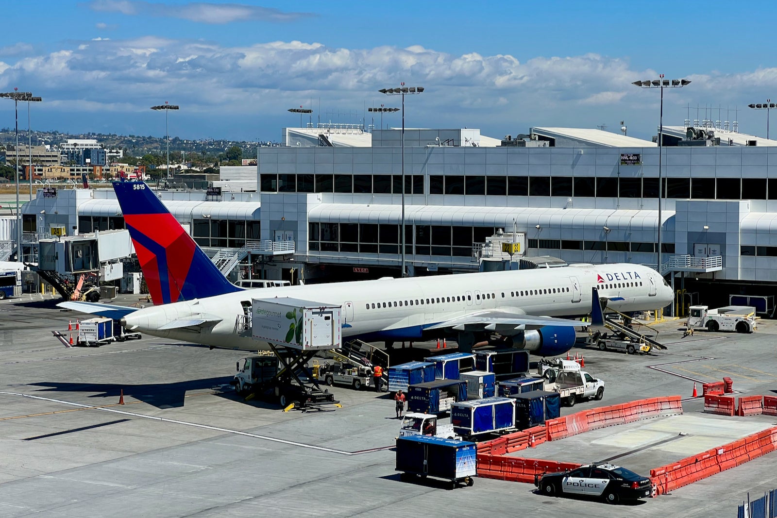 Delta Sky Club Los Angeles LAX Planes