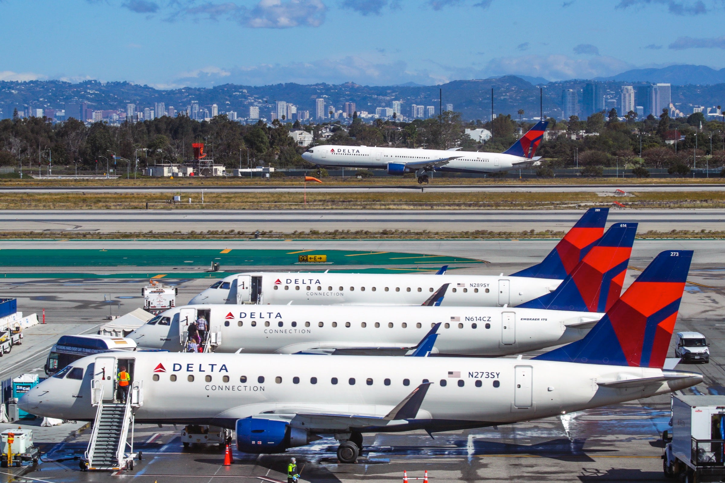 Delta planes on the ground in LAX