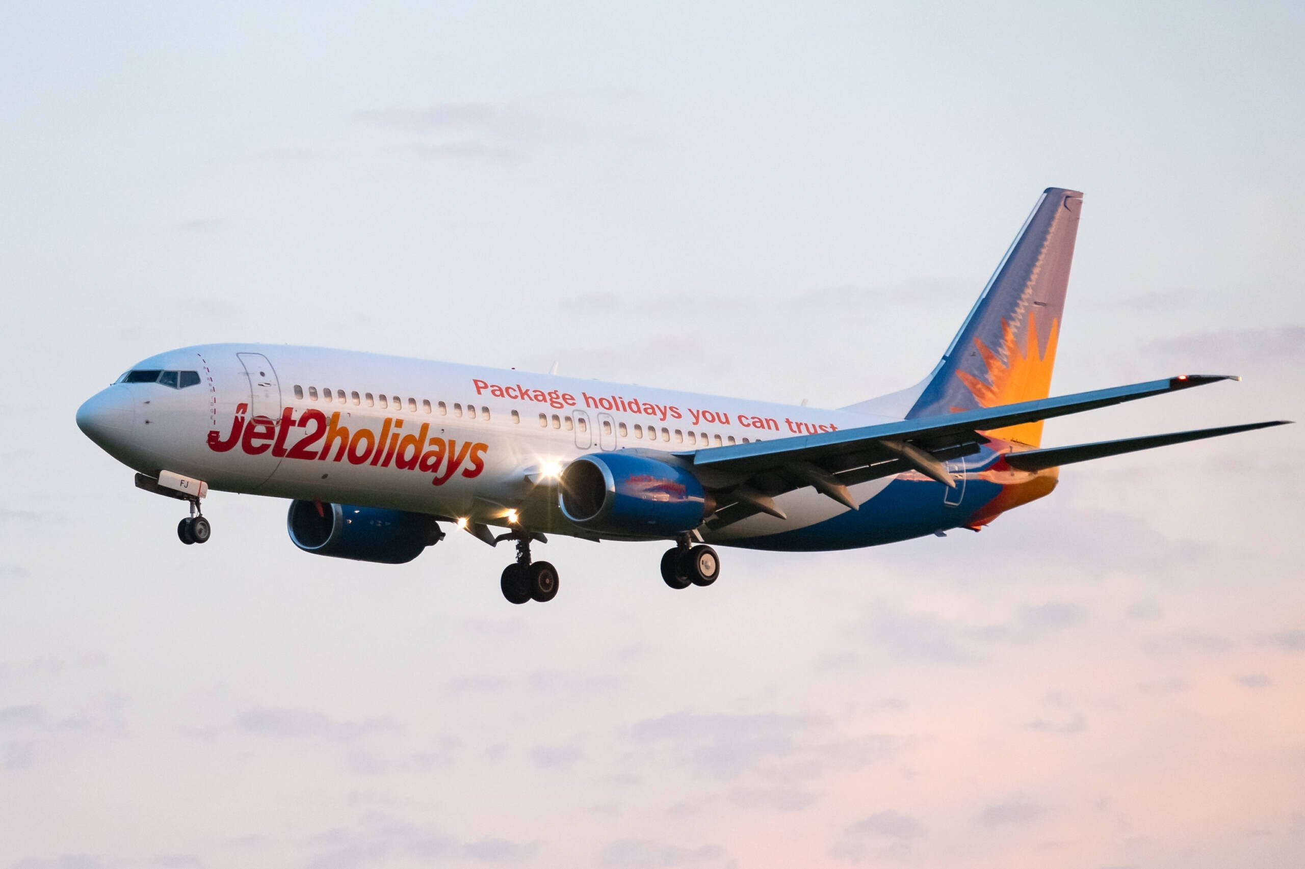 Jet2 Holidays Boeing 737-804 G-GDFJ on its final approach into at East Midlands Airport, Derby, UK