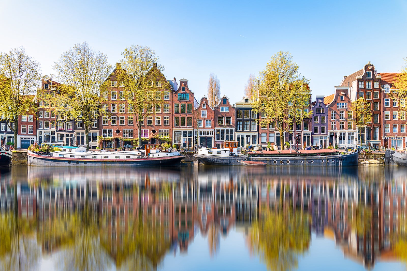 Great deals this fall, holiday season on flights to Amsterdam