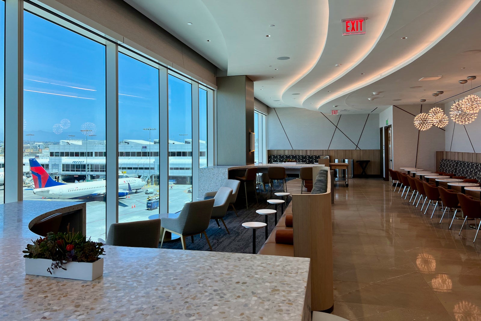 It S Official Delta One Business Class Lounges Are Coming The Points Guy   Delta Sky Club Los Angeles LAX Zach Griff 43 