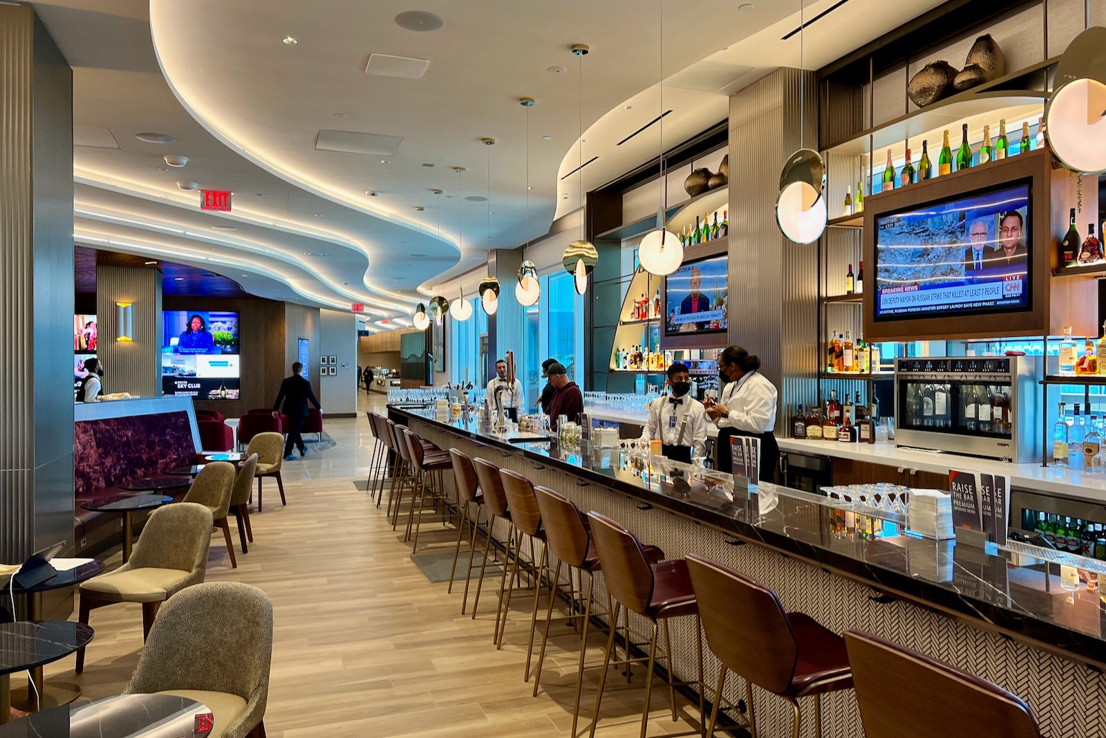 Delta's largestever Sky Club shines in its big LAX debut The Points Guy