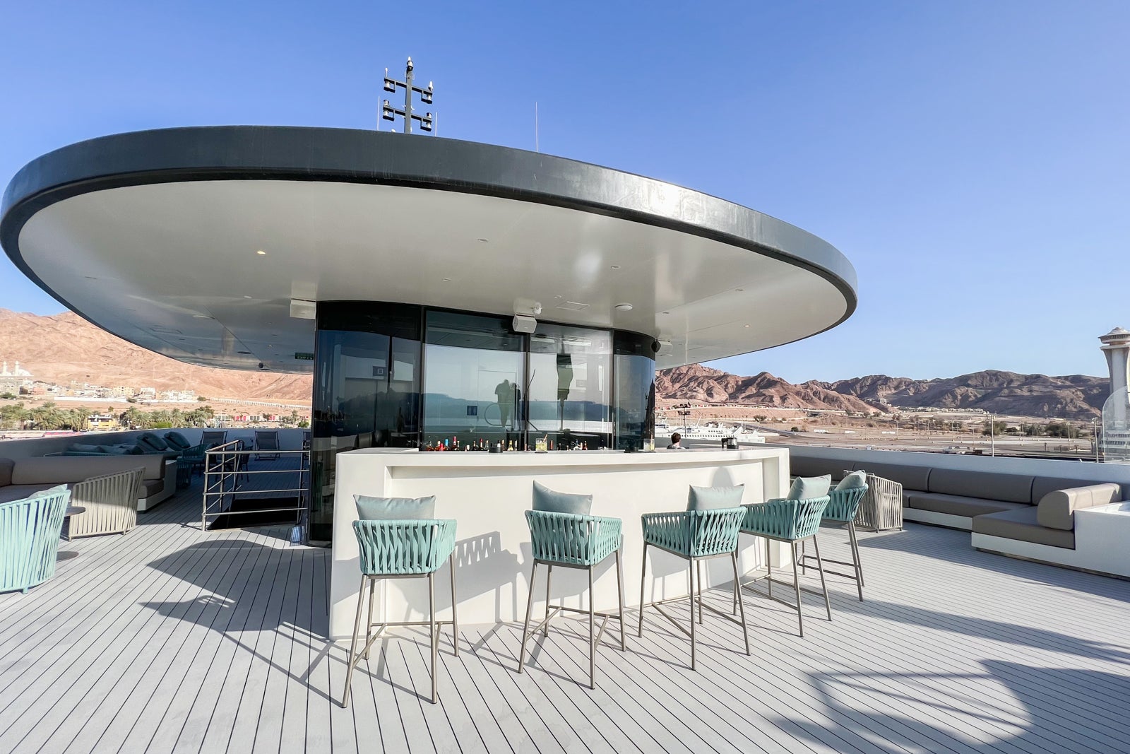 emerald azzurra yacht suite