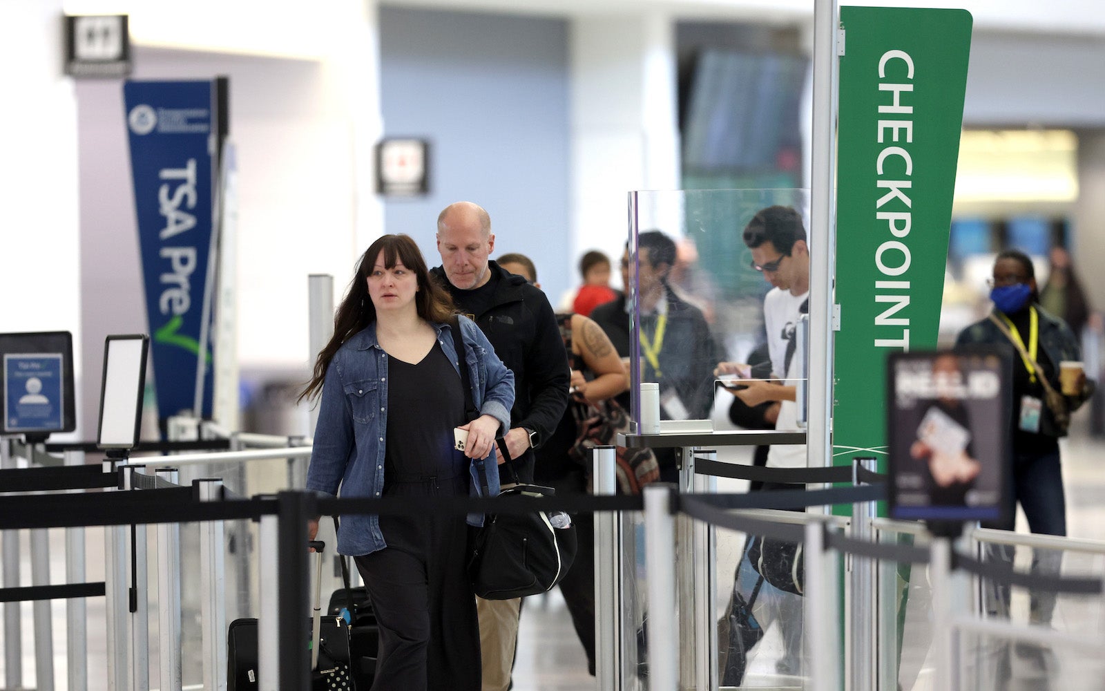 What Airlines Are Saying About The End Of The Federal Mask Mandate   GettyImages 1392359930 