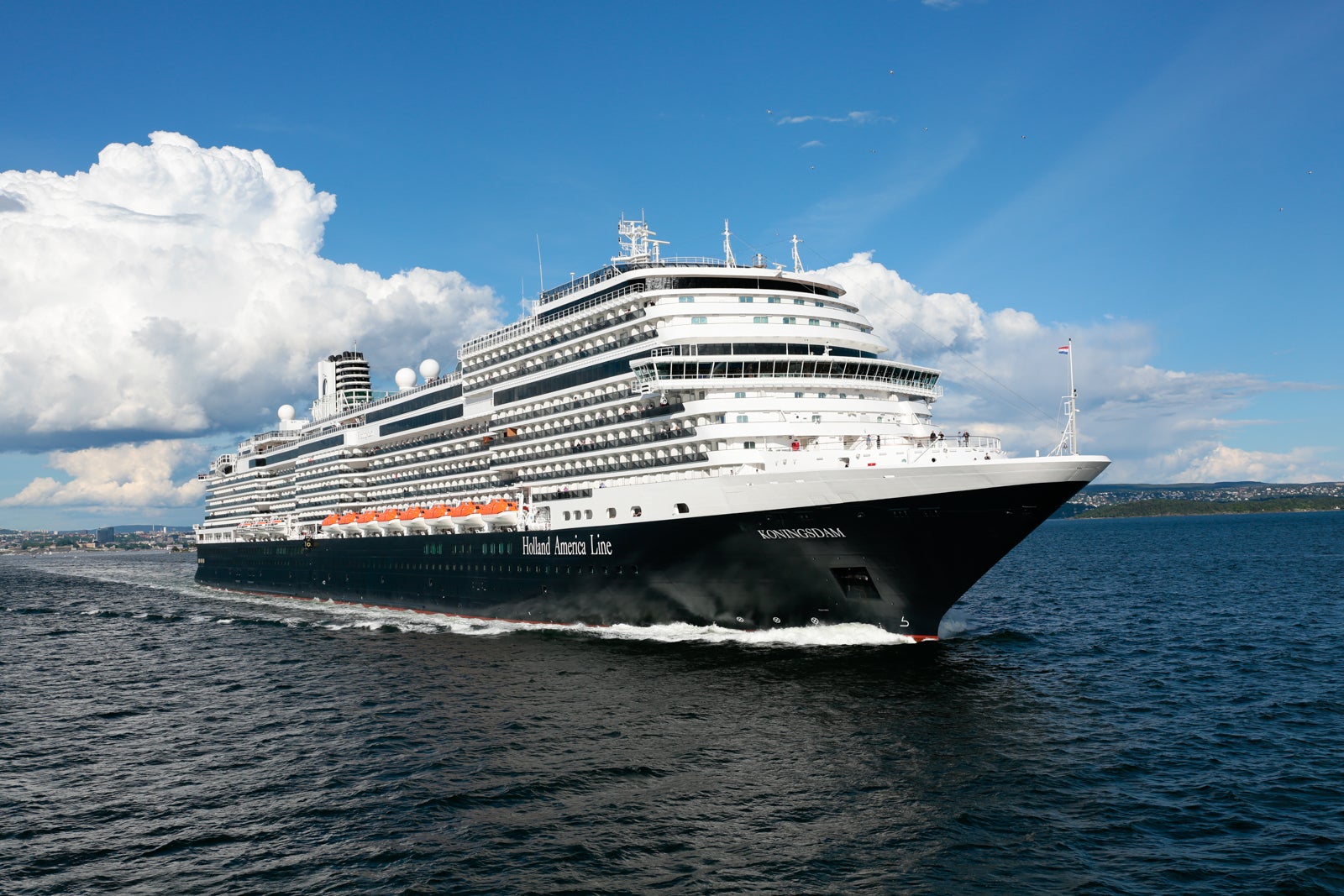 Another major cruise line now gives you money for referring a friend