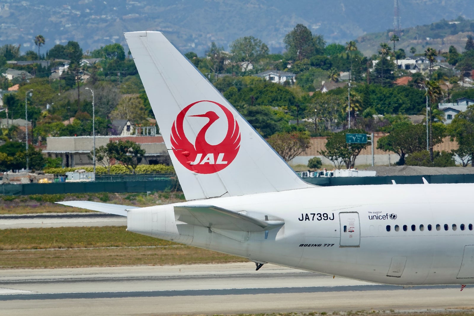 Japan Airlines Boeing 777