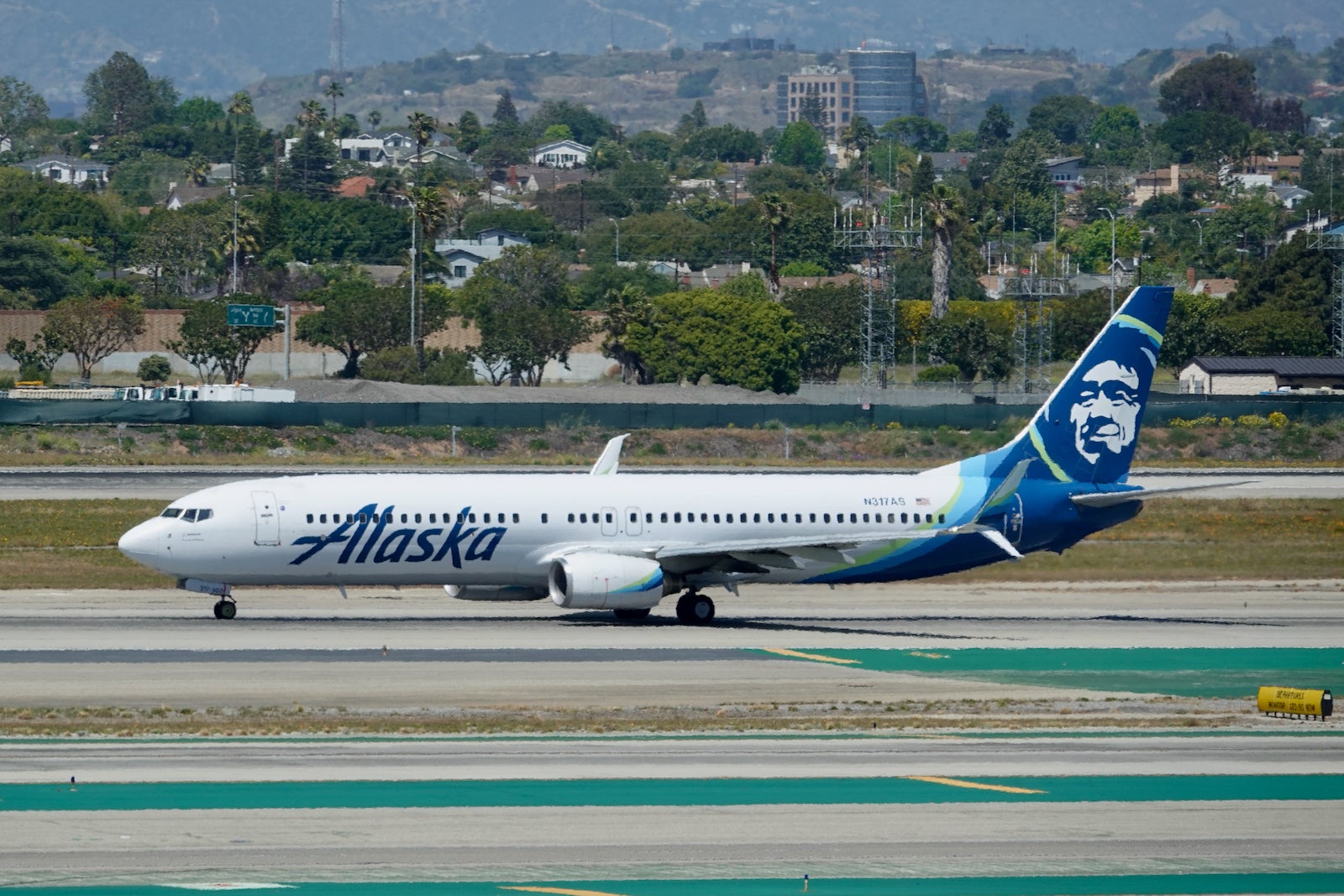 Alaska Airlines plane
