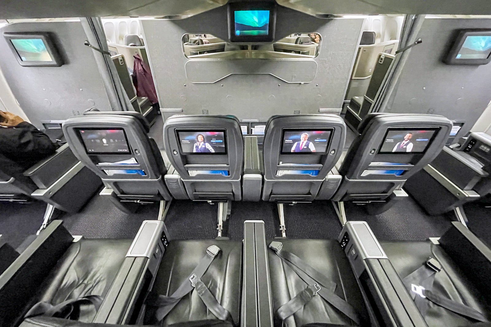 Review: American Airlines premium economy on the Boeing 777-200 - The ...
