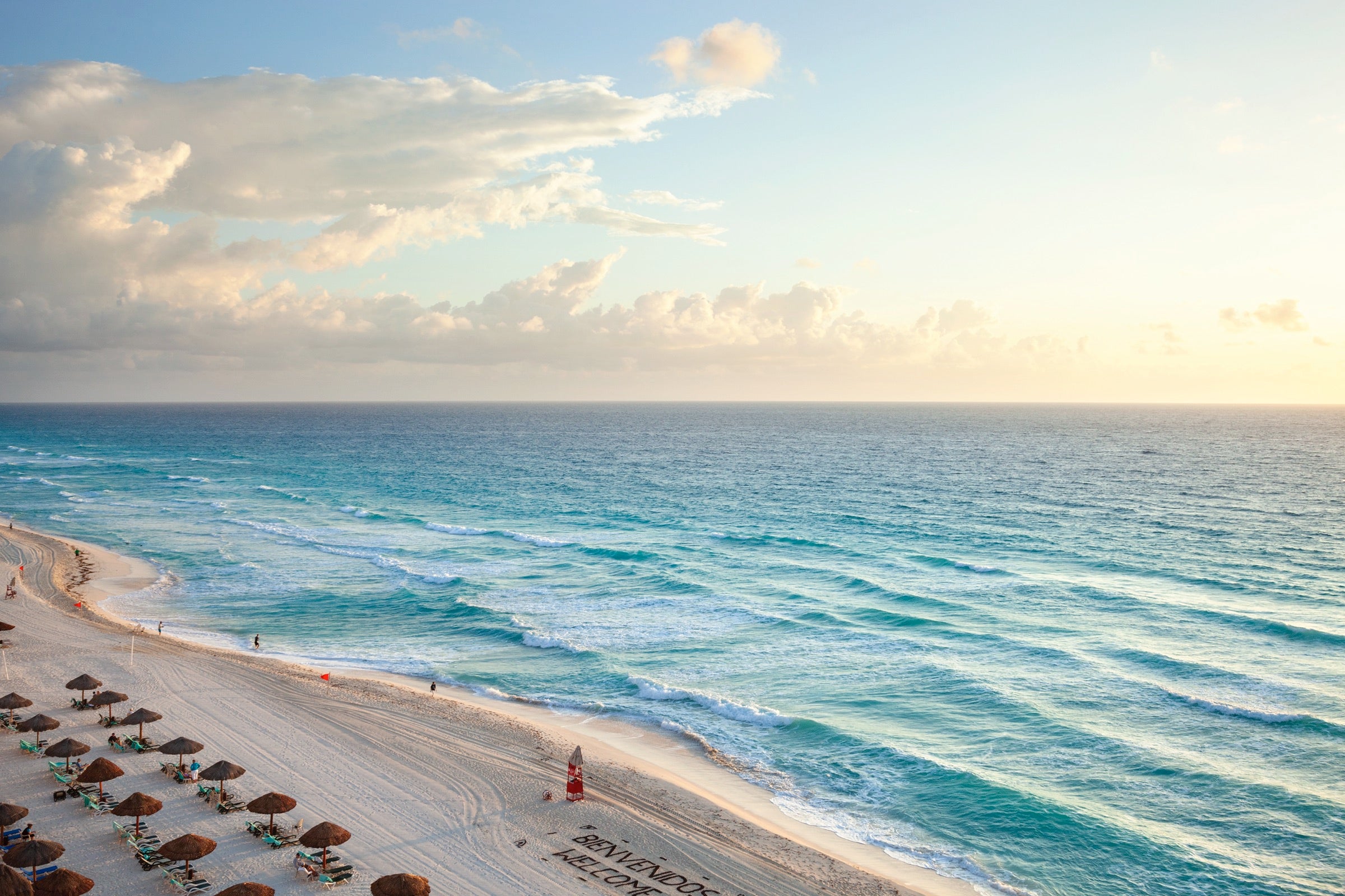 Late summer or autumn vacation? Lots of good deals to Cancun Beach in Cancun