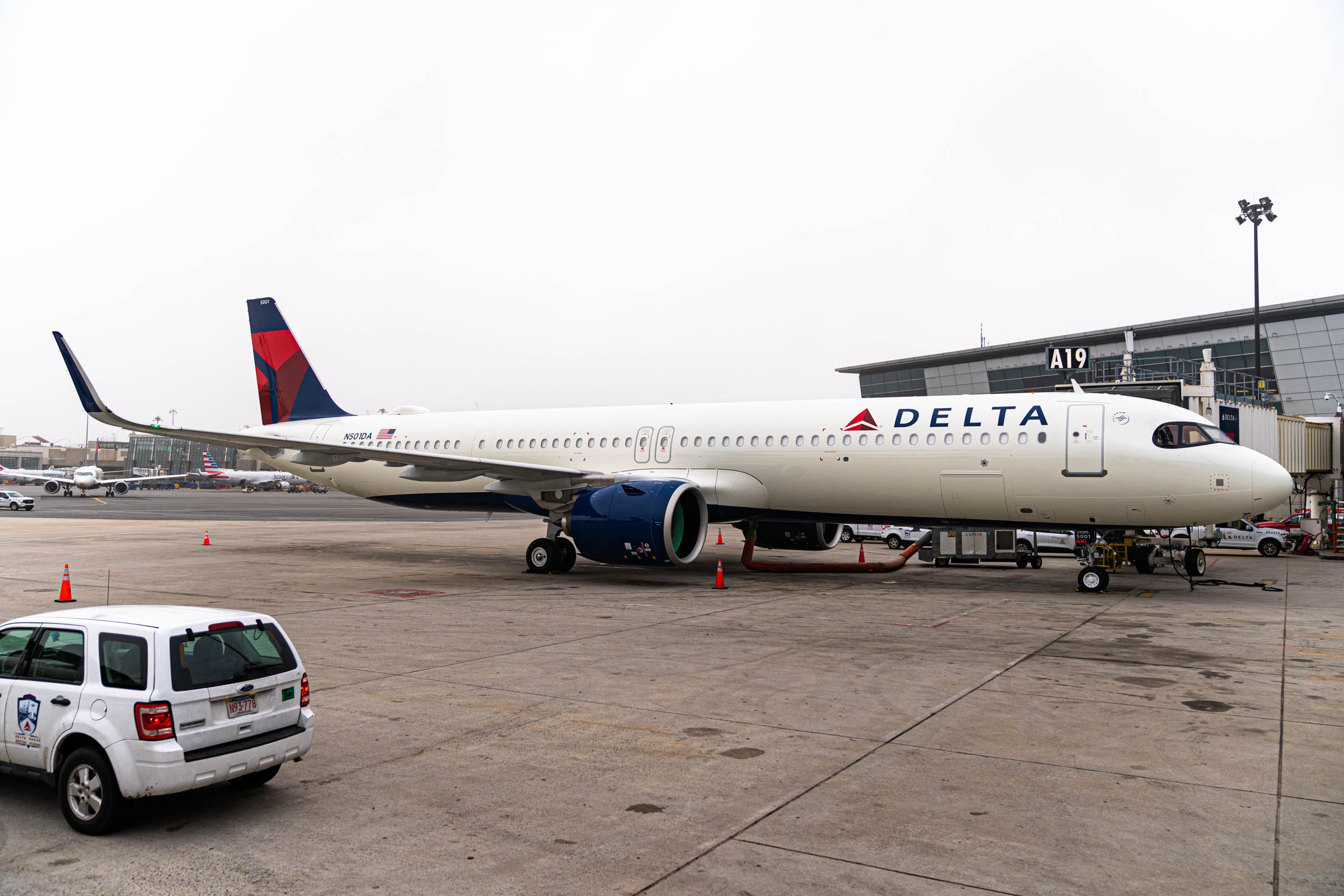 Delta cuts 5 routes and adds 1, puts its newest jet on 6 more