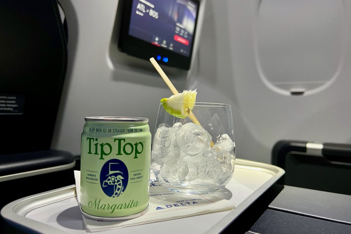 My experience ‘buying’ drinks for 600 Delta flyers in just 24 hours