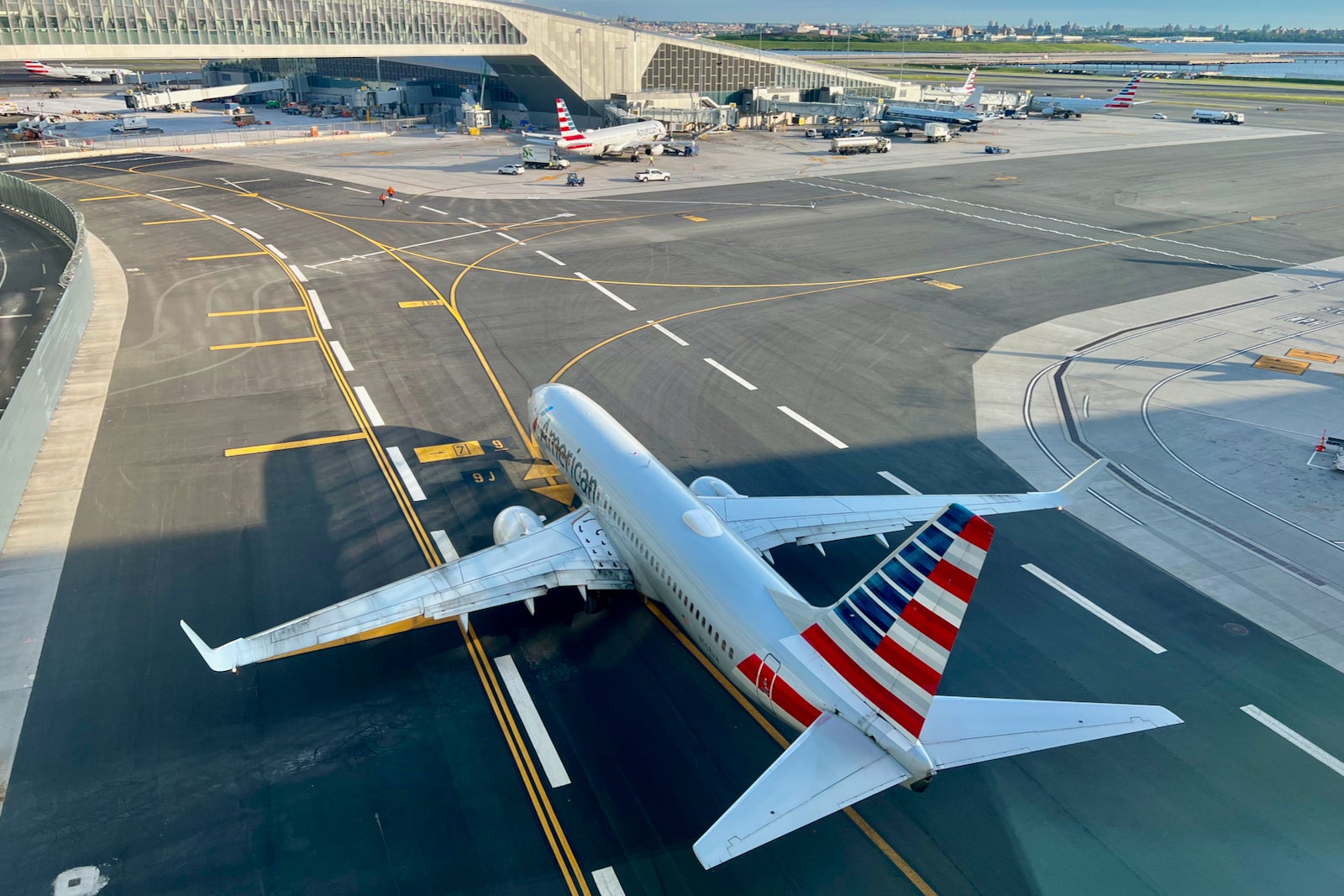 American Airlines Boeing 737 New York LaGuardia