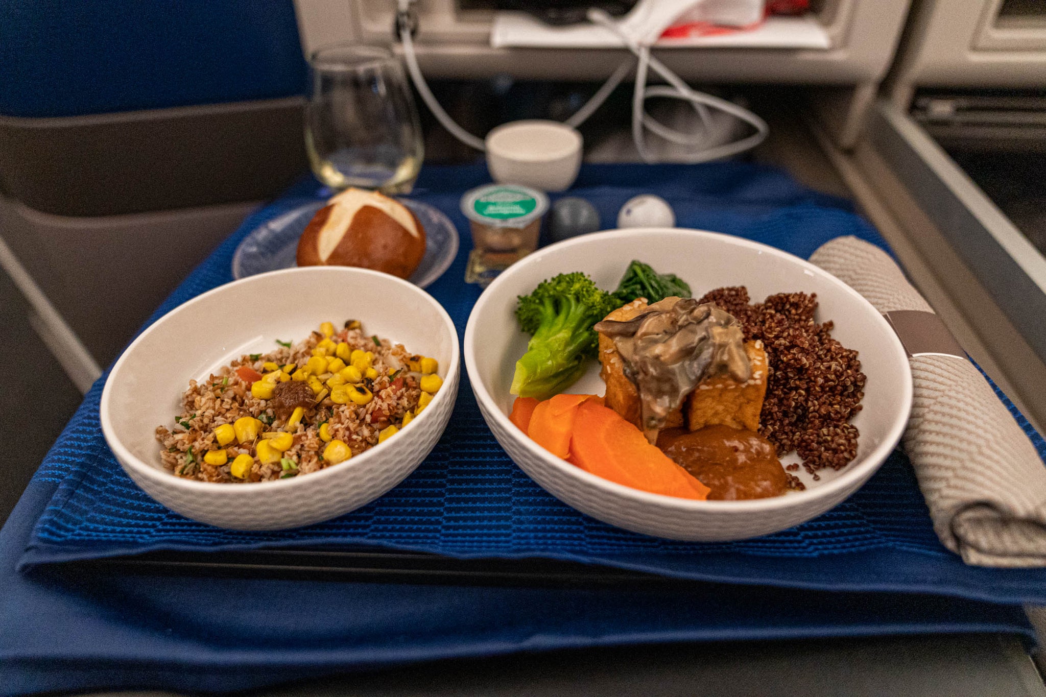 United finally expands its domestic firstclass meal service The