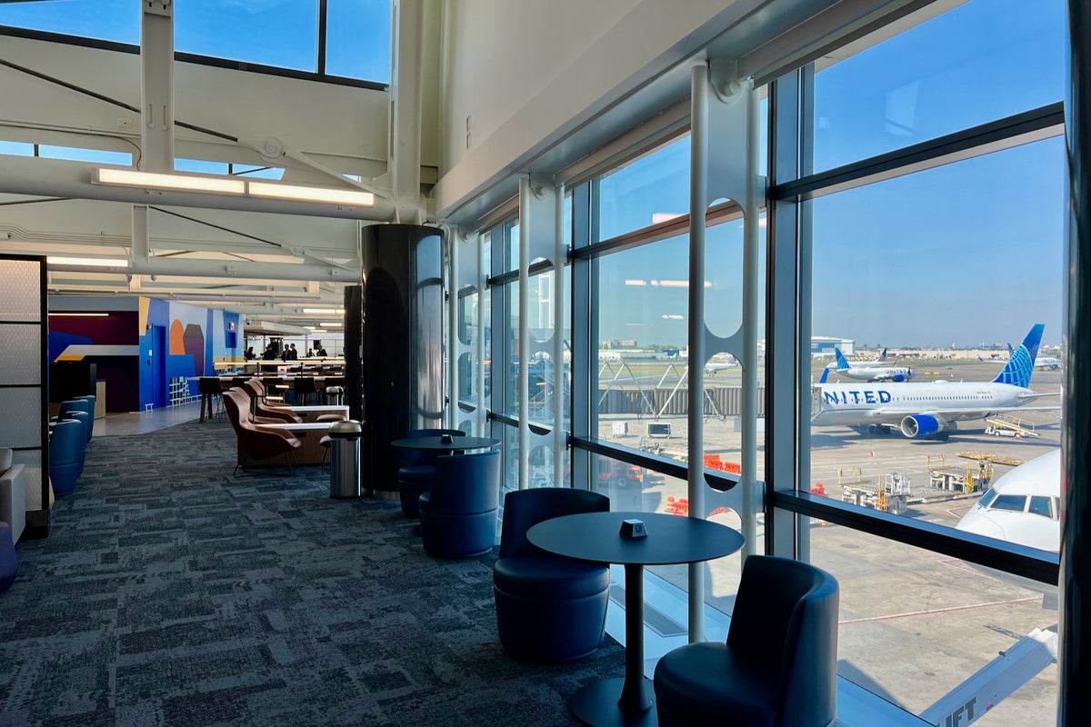 Touring the hotly anticipated one-of-a-kind United Club at Newark - The ...