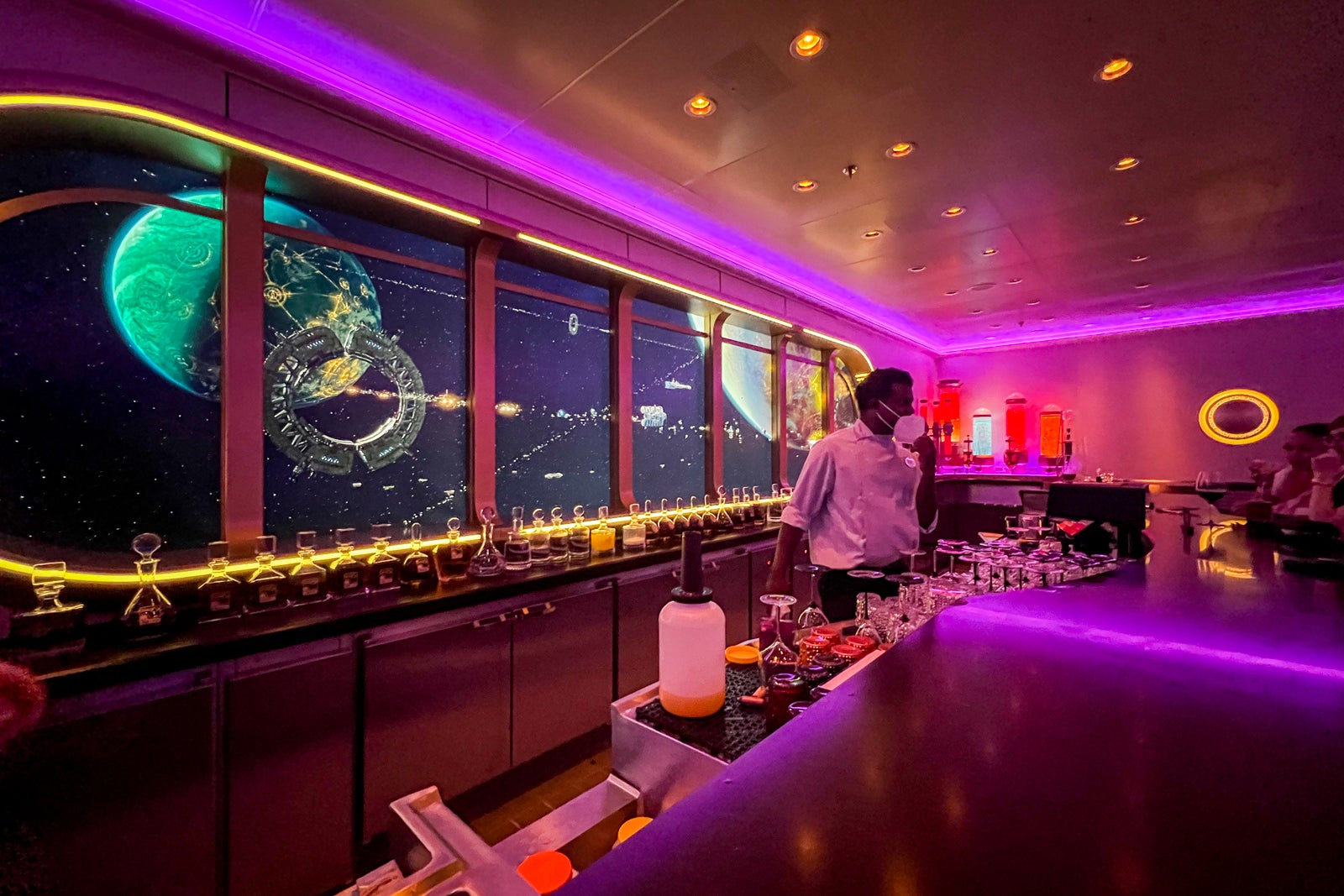 cruise ship robot bar