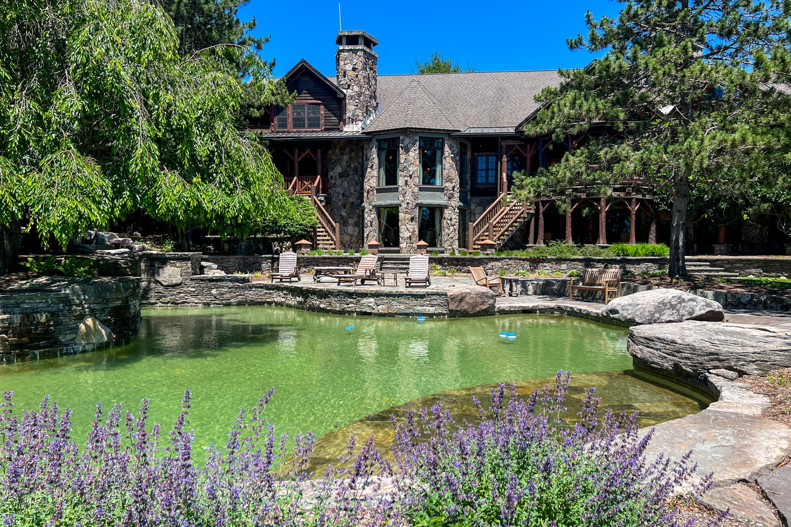 New Chatwal Lodge brings luxury — and kitschy wooden wildlife — to the