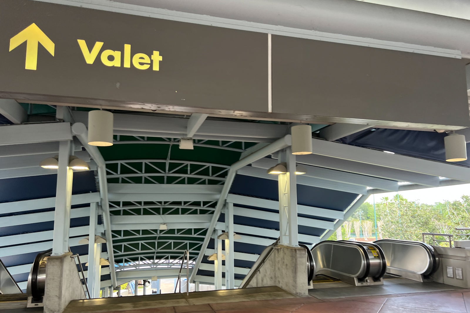 Why you should consider the $75 valet parking option at Universal Orlando -  The Points Guy