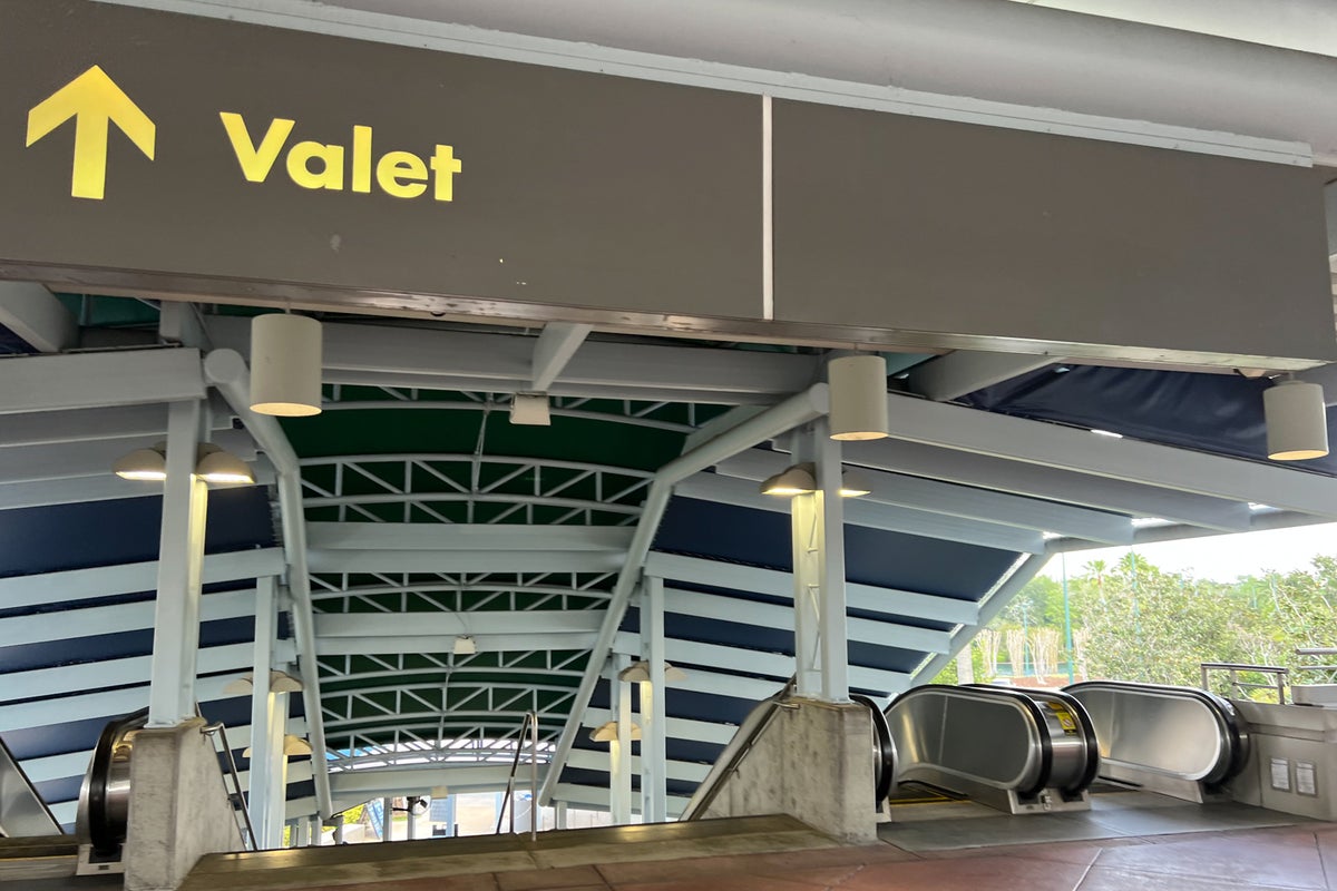 Why you should consider the 75 valet parking option at Universal
