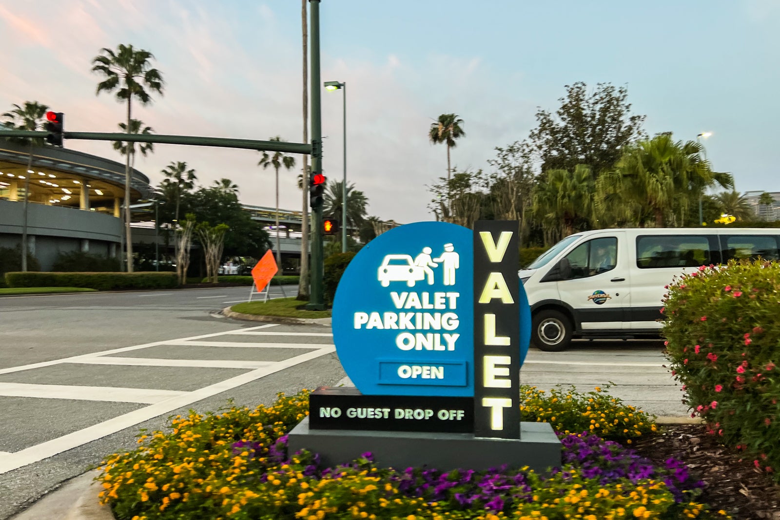 Why you should consider the $75 valet parking option at Universal Orlando -  The Points Guy