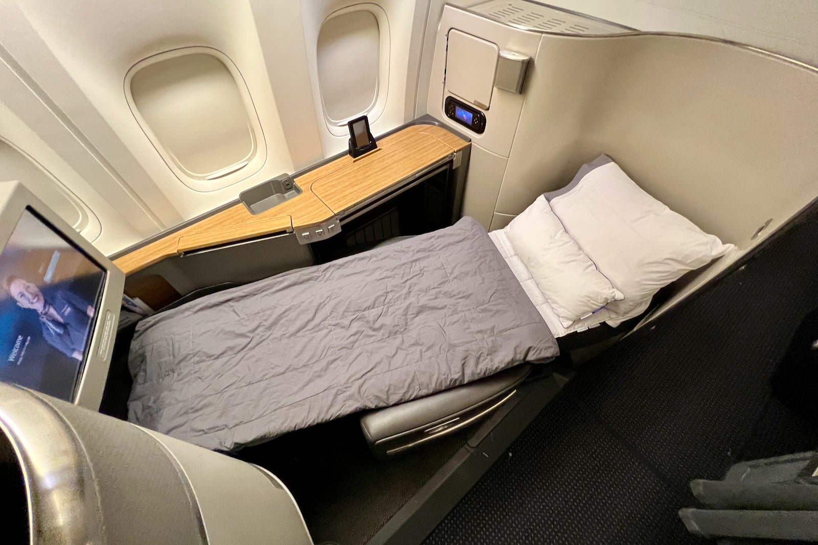 A Private Premium Experience in the Sky: American Airlines Introduces New  Flagship Suite® Seats - American Airlines Newsroom