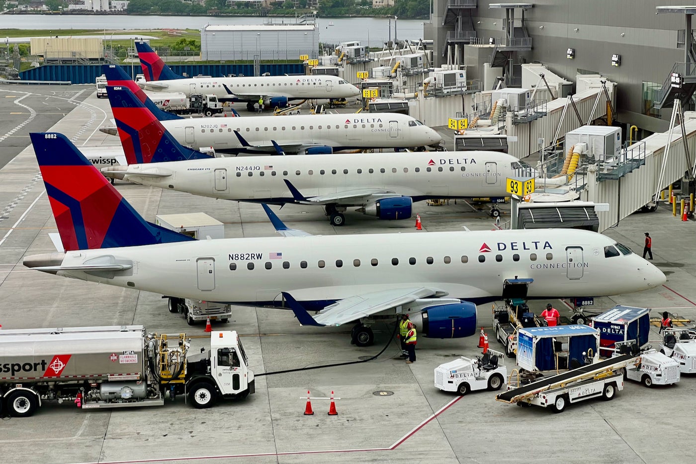 Delta baggage fees and how to avoid paying them