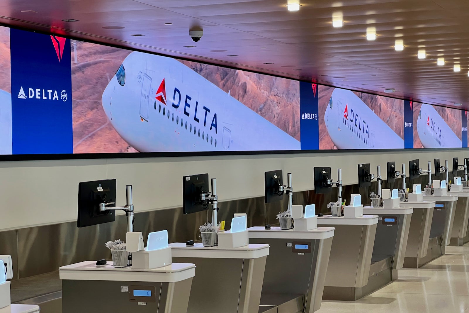 delta counter airport