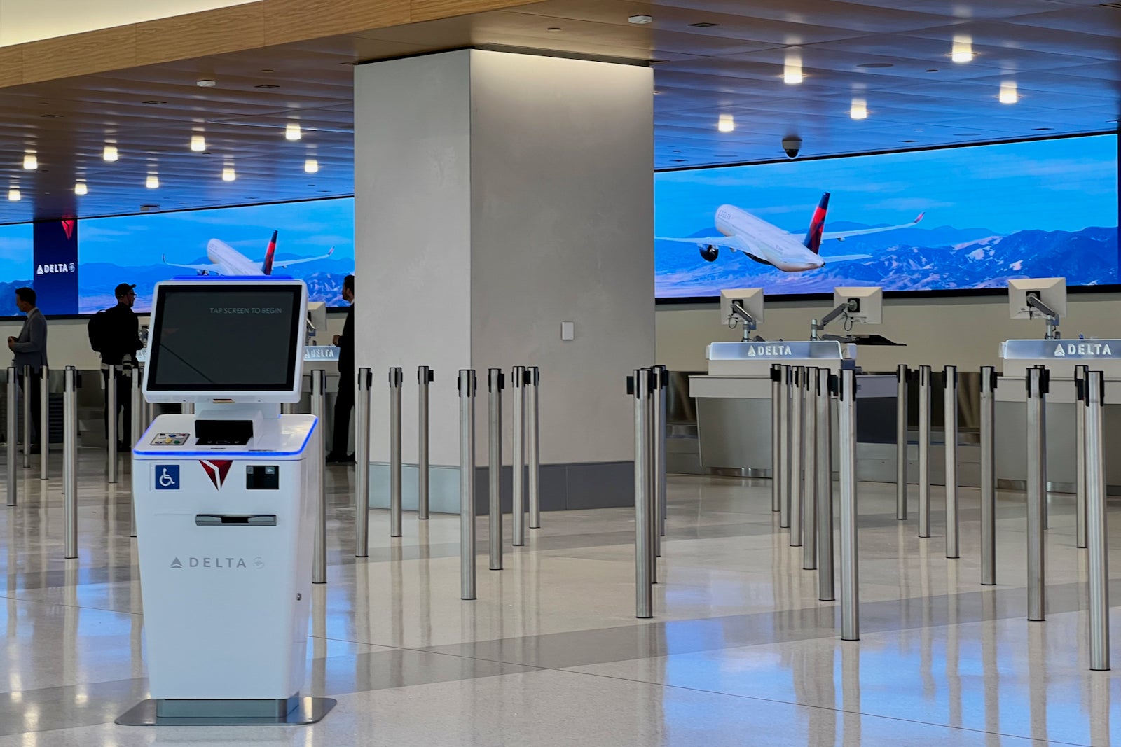 Delta S New LaGuardia Terminal Is A Major Upgrade See For Yourself   Delta New LaGuardia LGA Terminal Zach Griff 36 