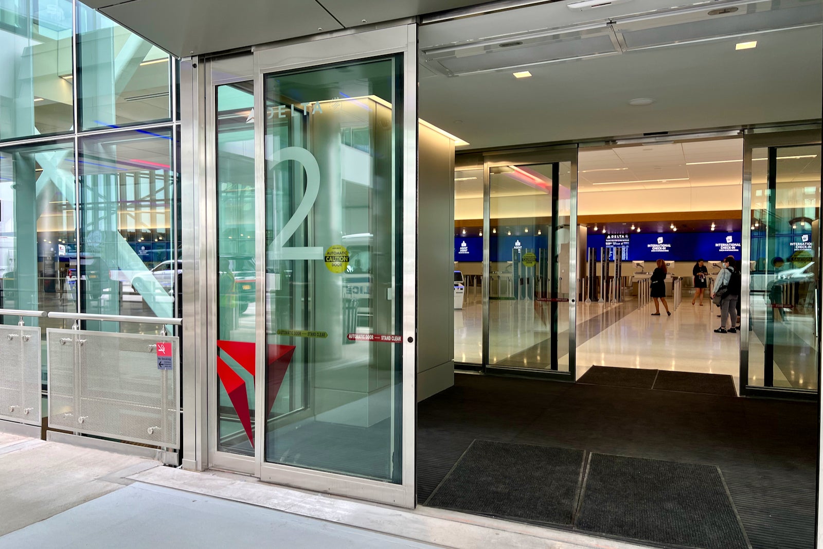 Head-to-head: Which new LaGuardia terminal is better for travelers ...