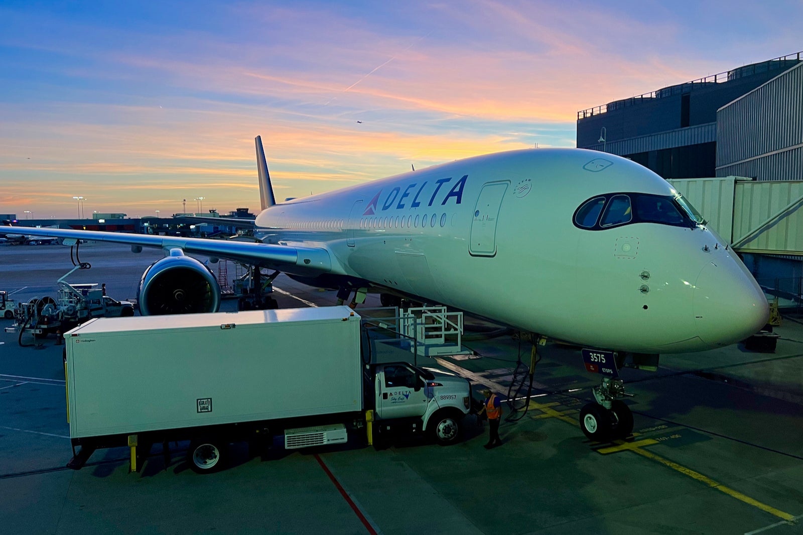 Delta SkyMiles Gold Business American Express Card Review: Full Details ...