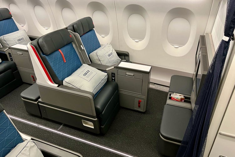 7 ways Delta One business class on the ‘new’ A350 surprised me - The ...