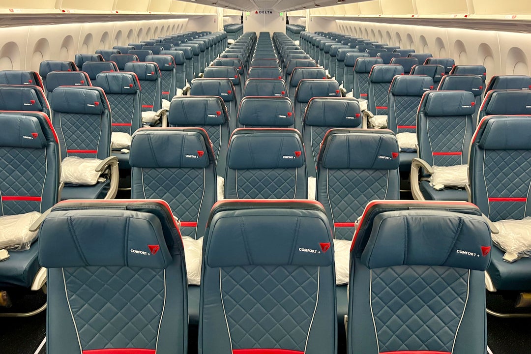 Flying Delta's 1st 'new' Airbus A350, with unique businessclass cabins