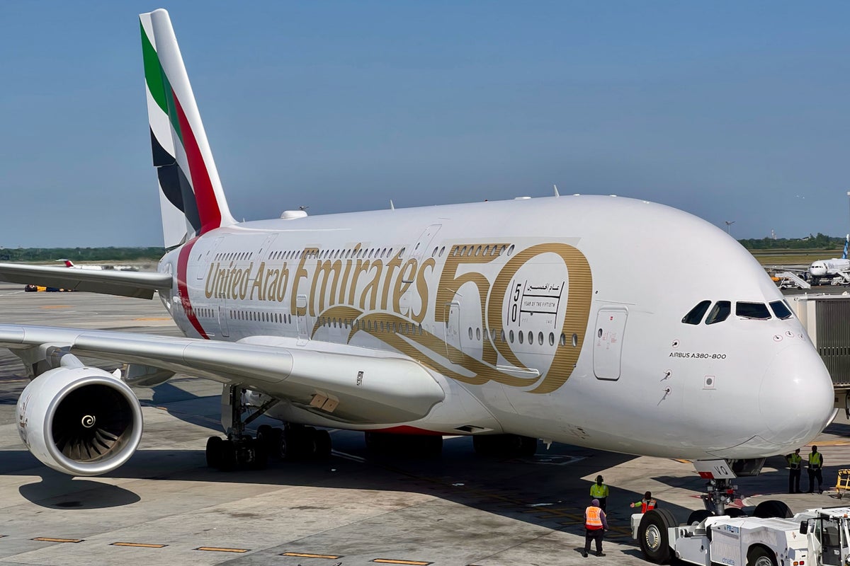 How should you fly to Dubai: Emirates or United? - The Points Guy