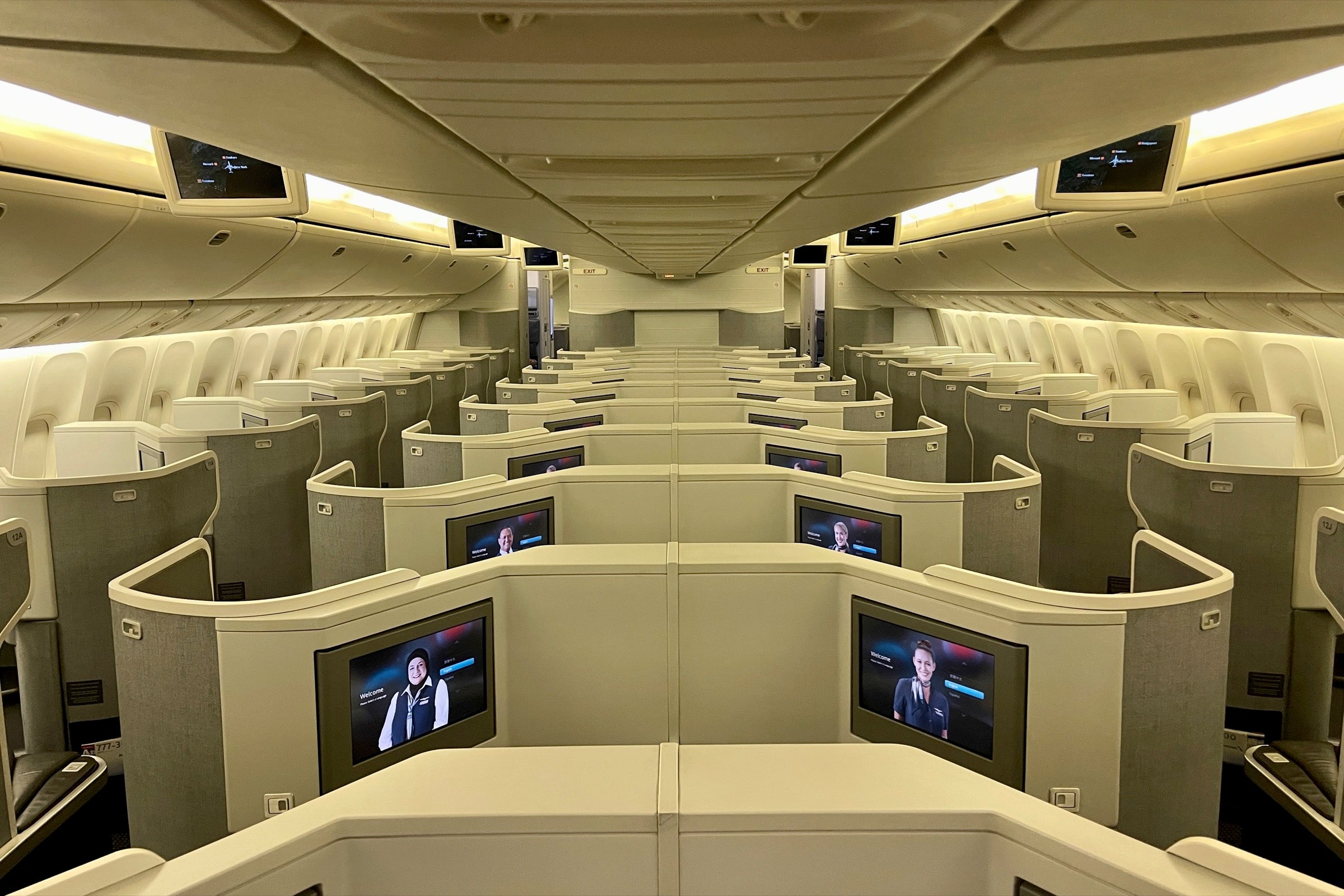 American Airlines 777-300ER business class cabin