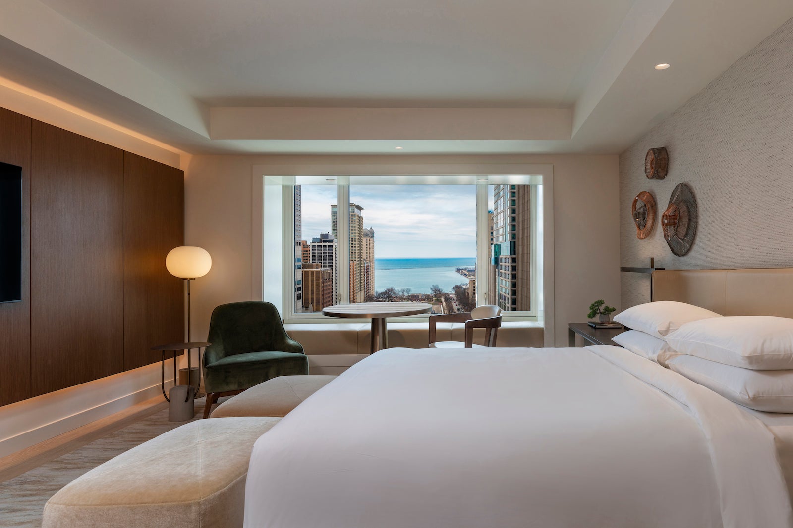 hotel rooms with views of Chicago skyline