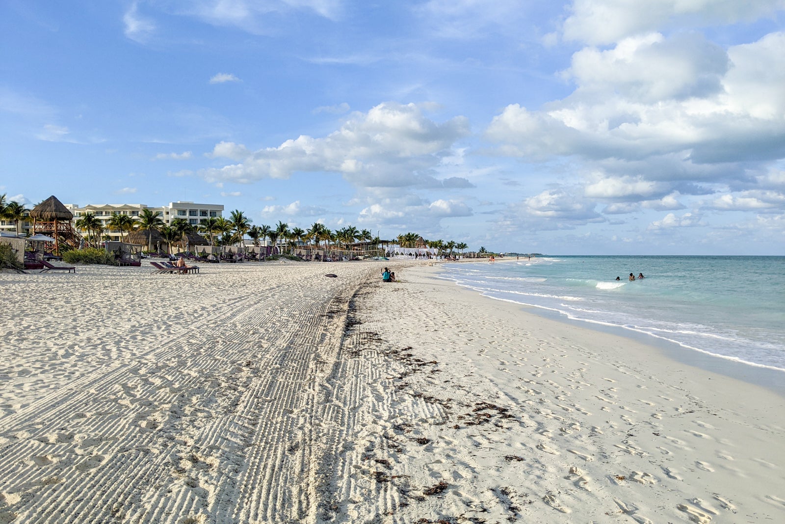 Planet Hollywood Cancun beach