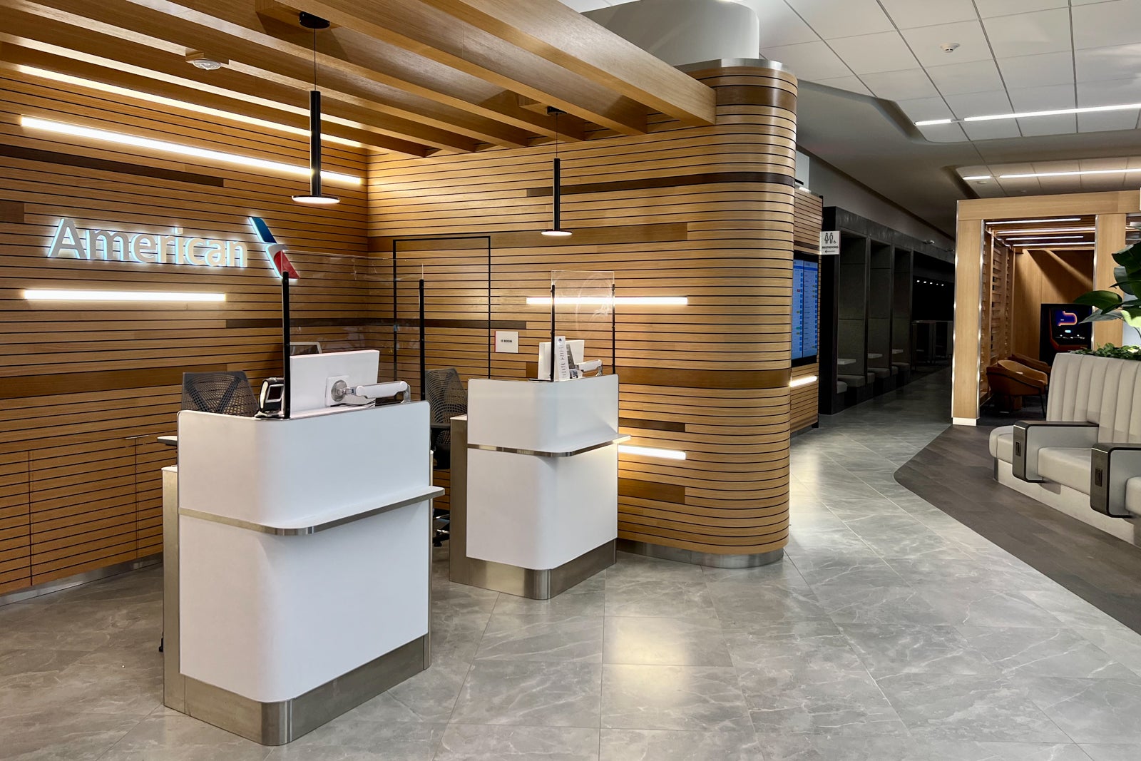 First look: American's expanded — and stunning — Admirals Club in ...