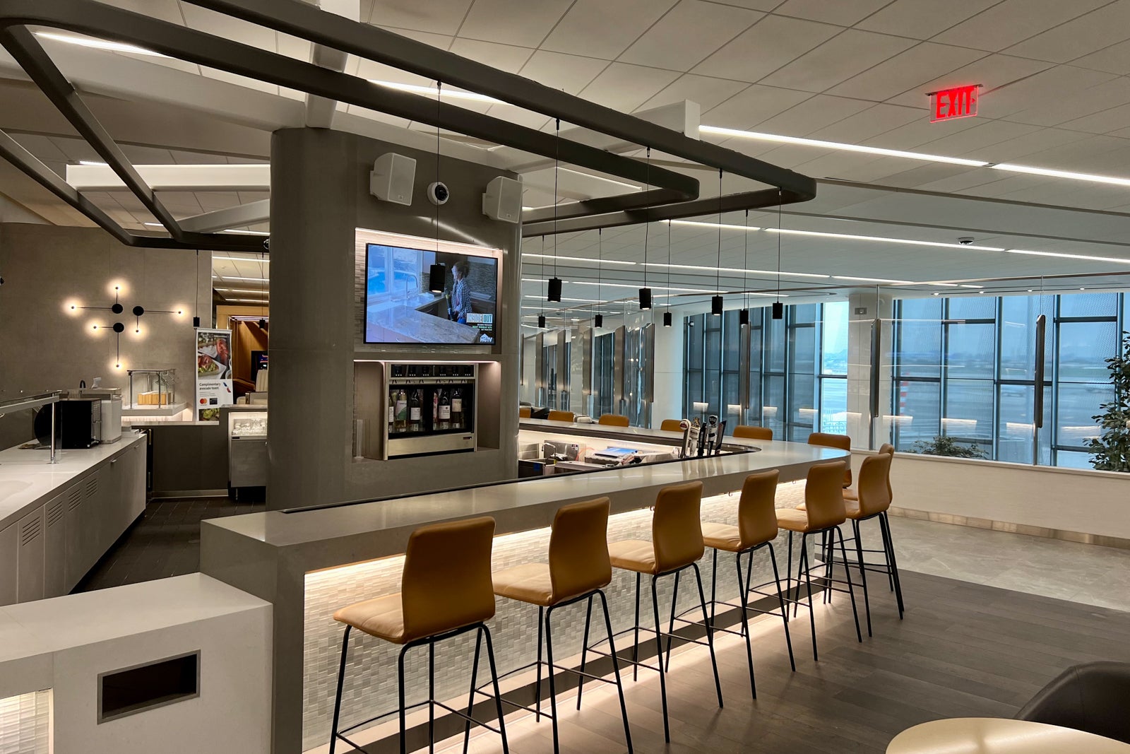 American Airlines Admirals Club membership guide - The Points Guy