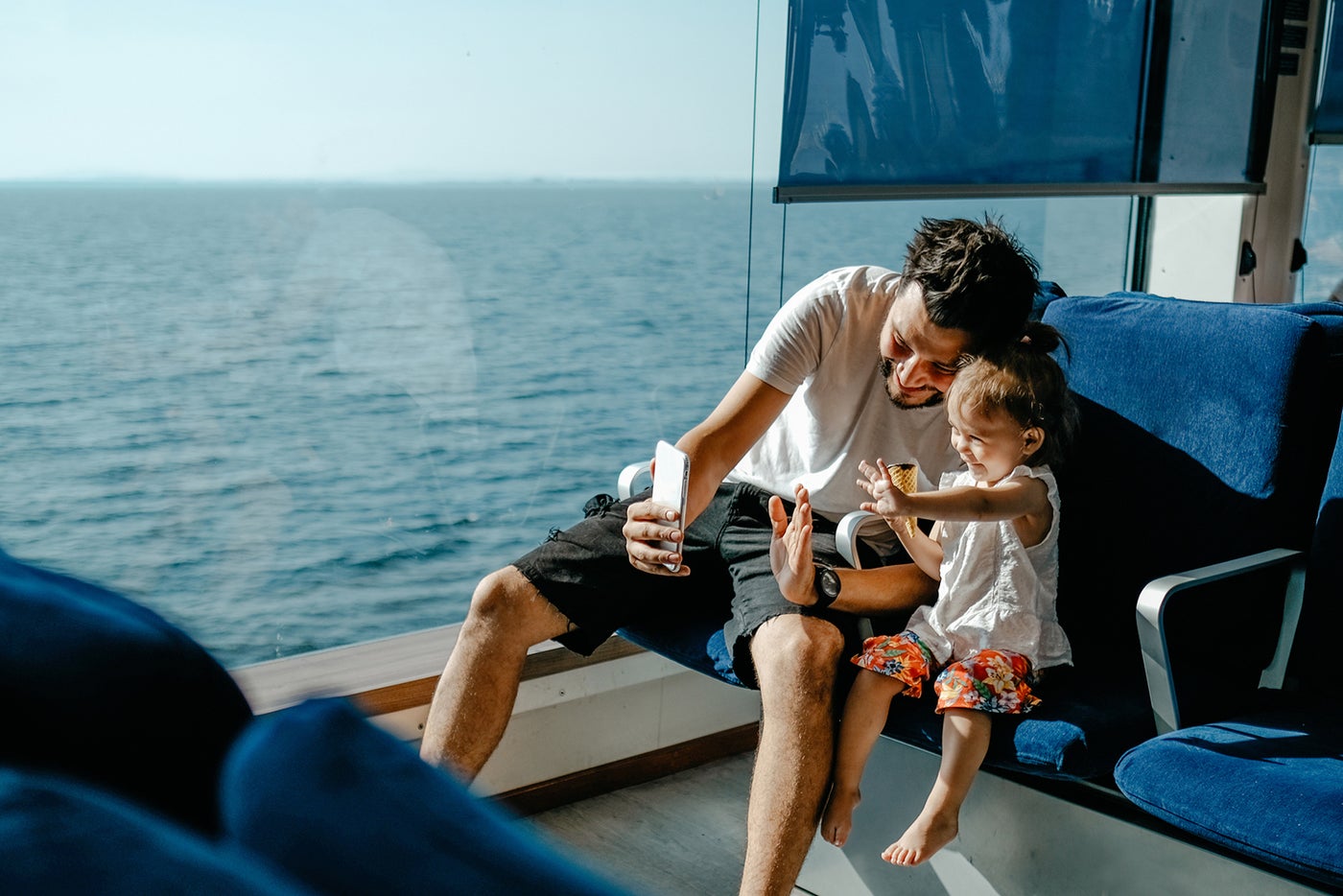 Can you use your mobile phone on a cruise?