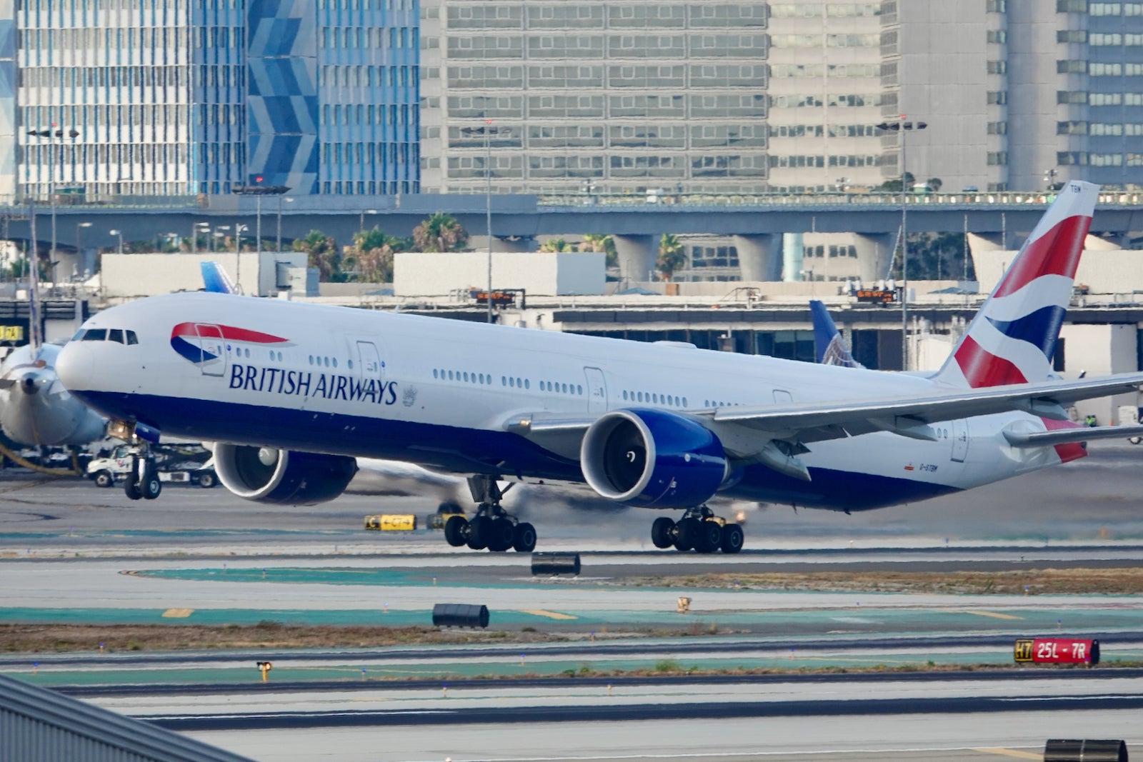 British Airways Boeing 777-300ER Takeoff