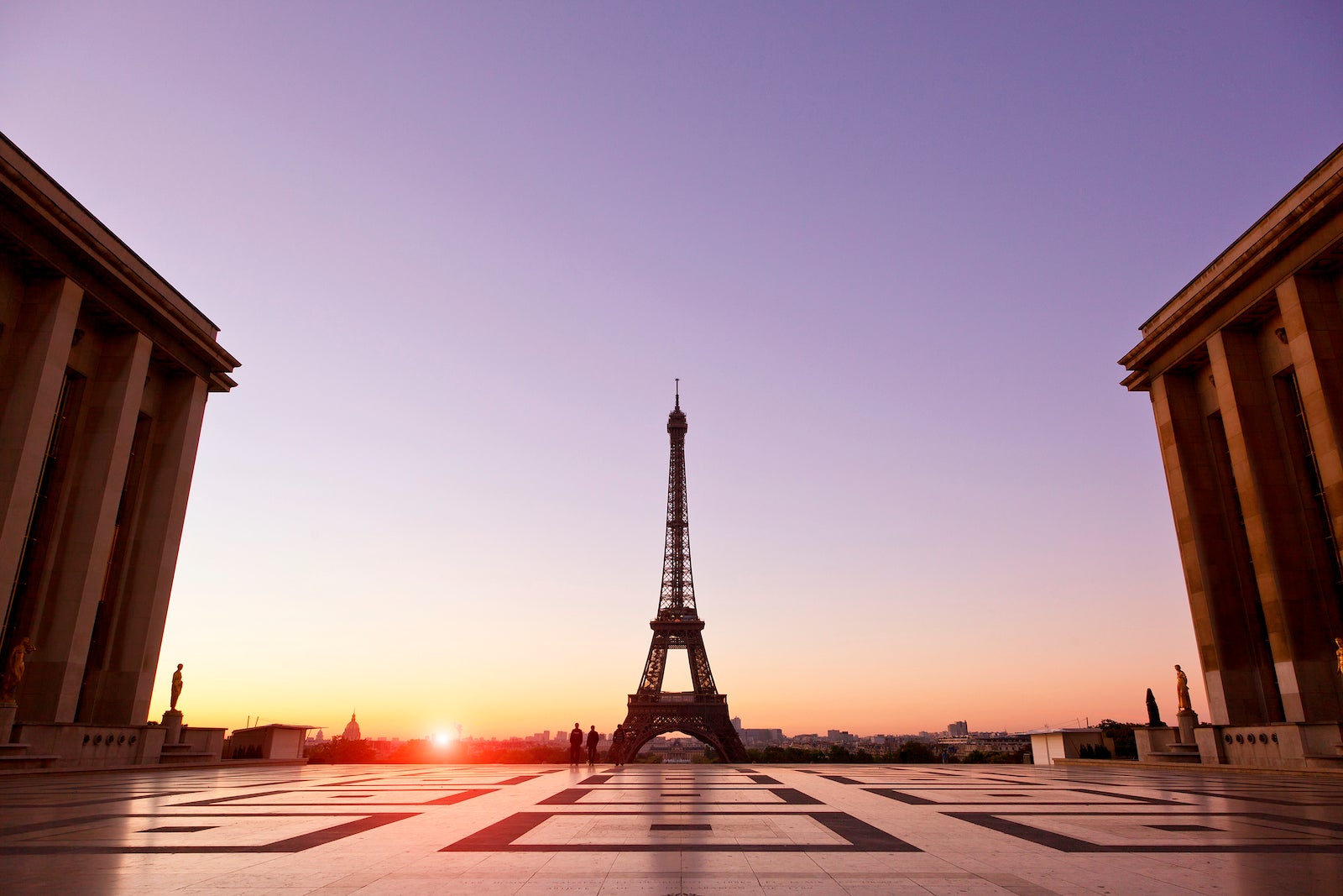 Eiffel tower paris at sunrise