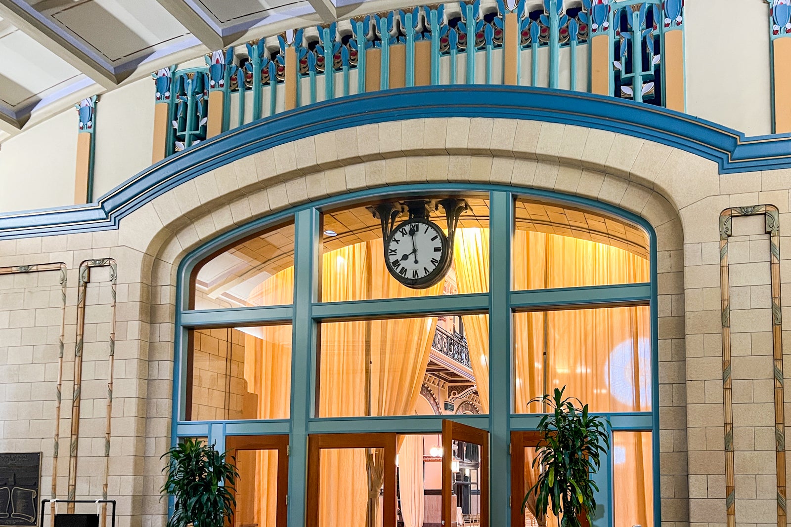 details in common area