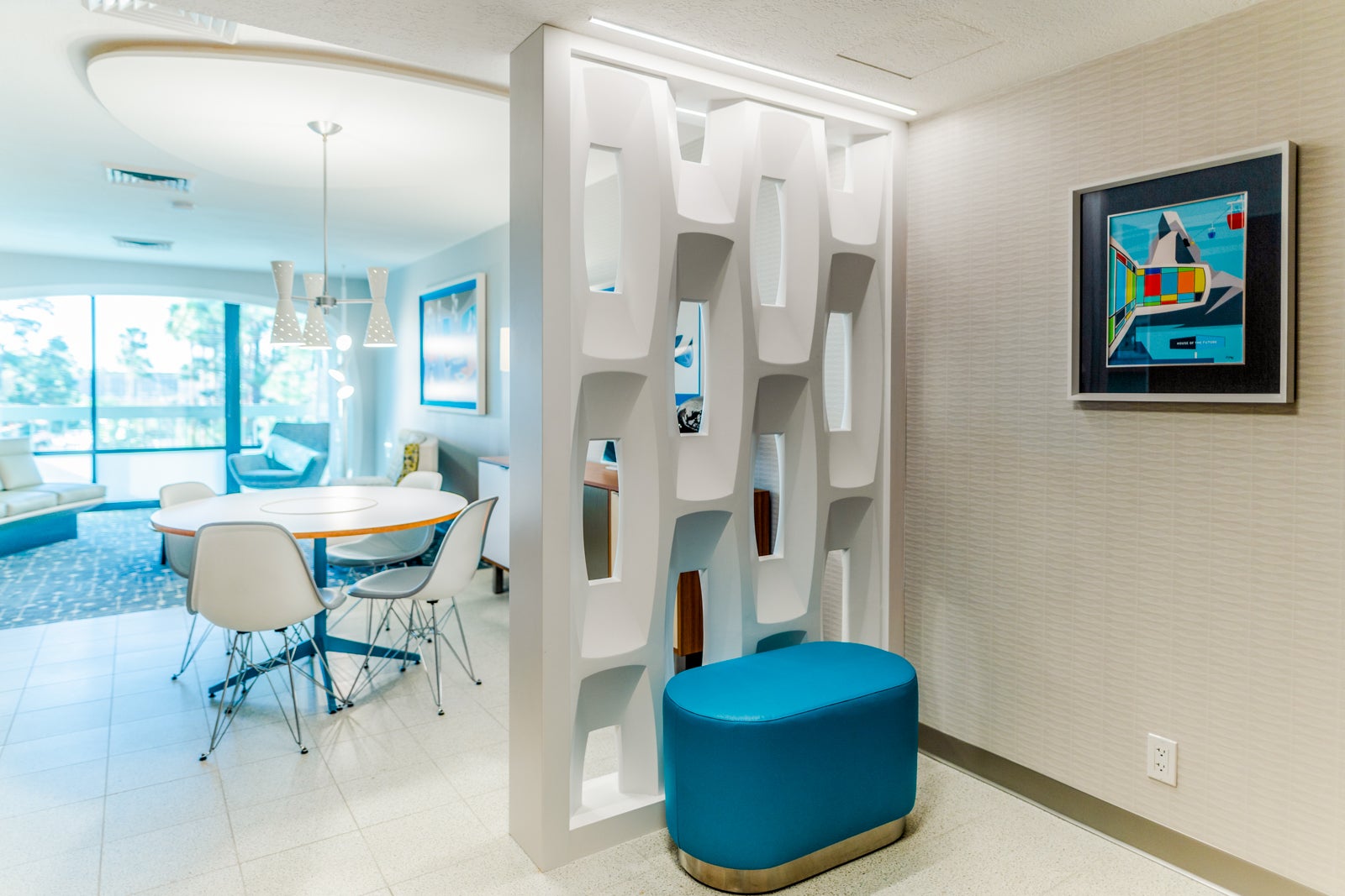 Howard Johnson Anaheim Opens Monsanto 'House of the Future'-Inspired Suite  - WDW News Today