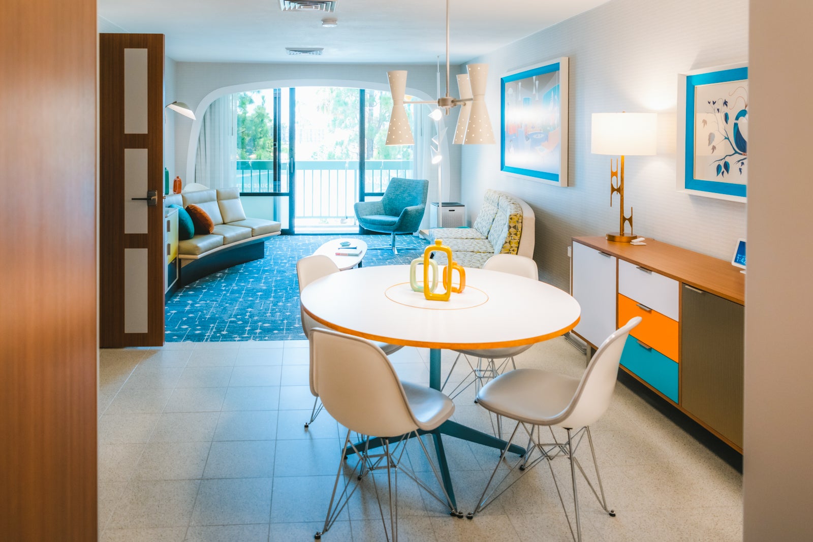 Howard Johnson Anaheim Opens Monsanto 'House of the Future'-Inspired Suite  - WDW News Today