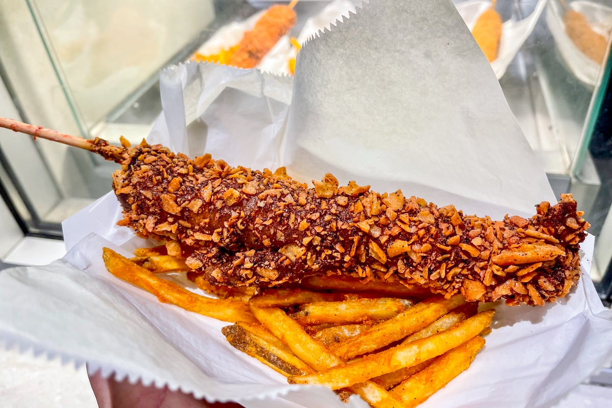 The best foods to eat at theme parks The Points Guy