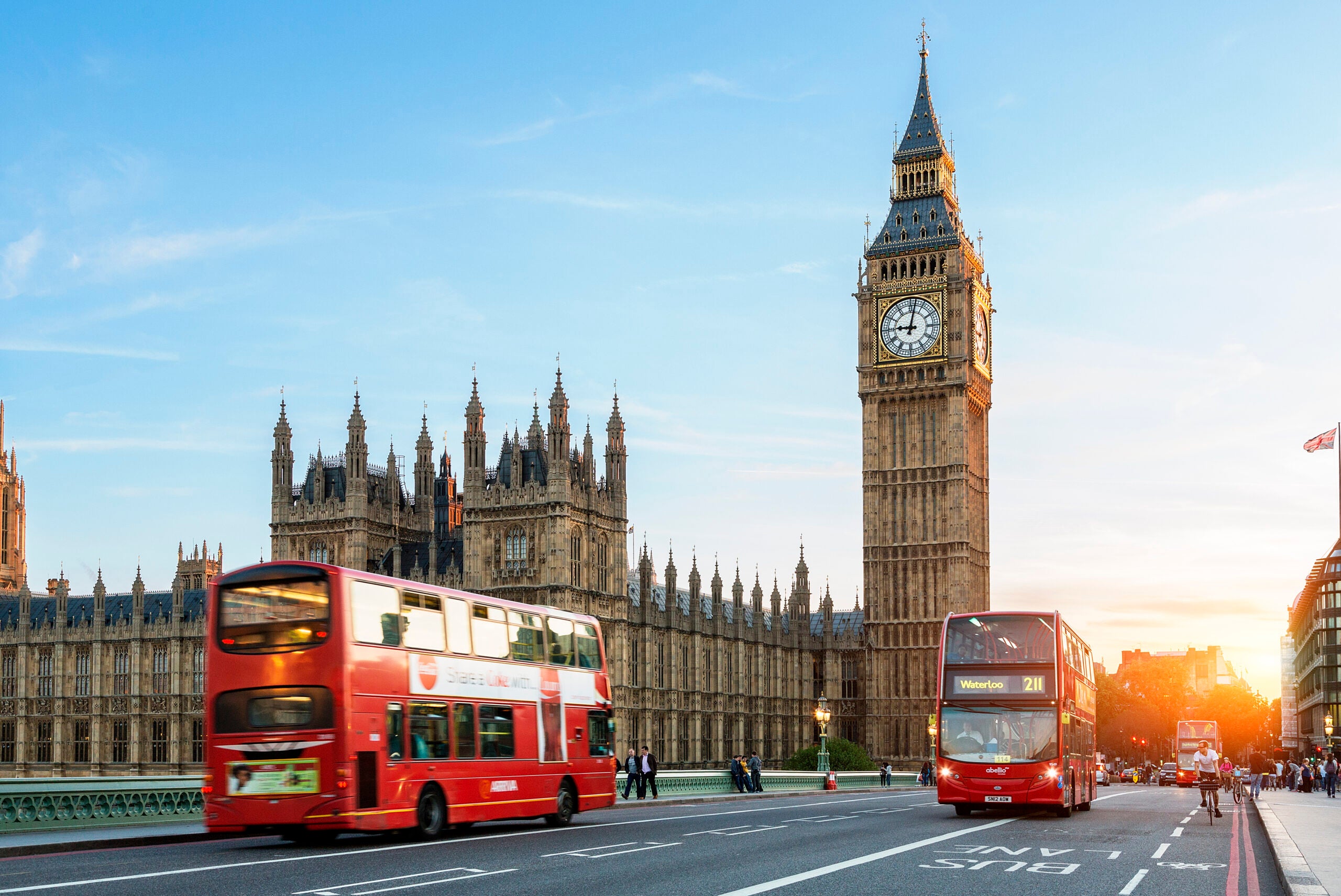 Round-trip flights to London from US as low as $346