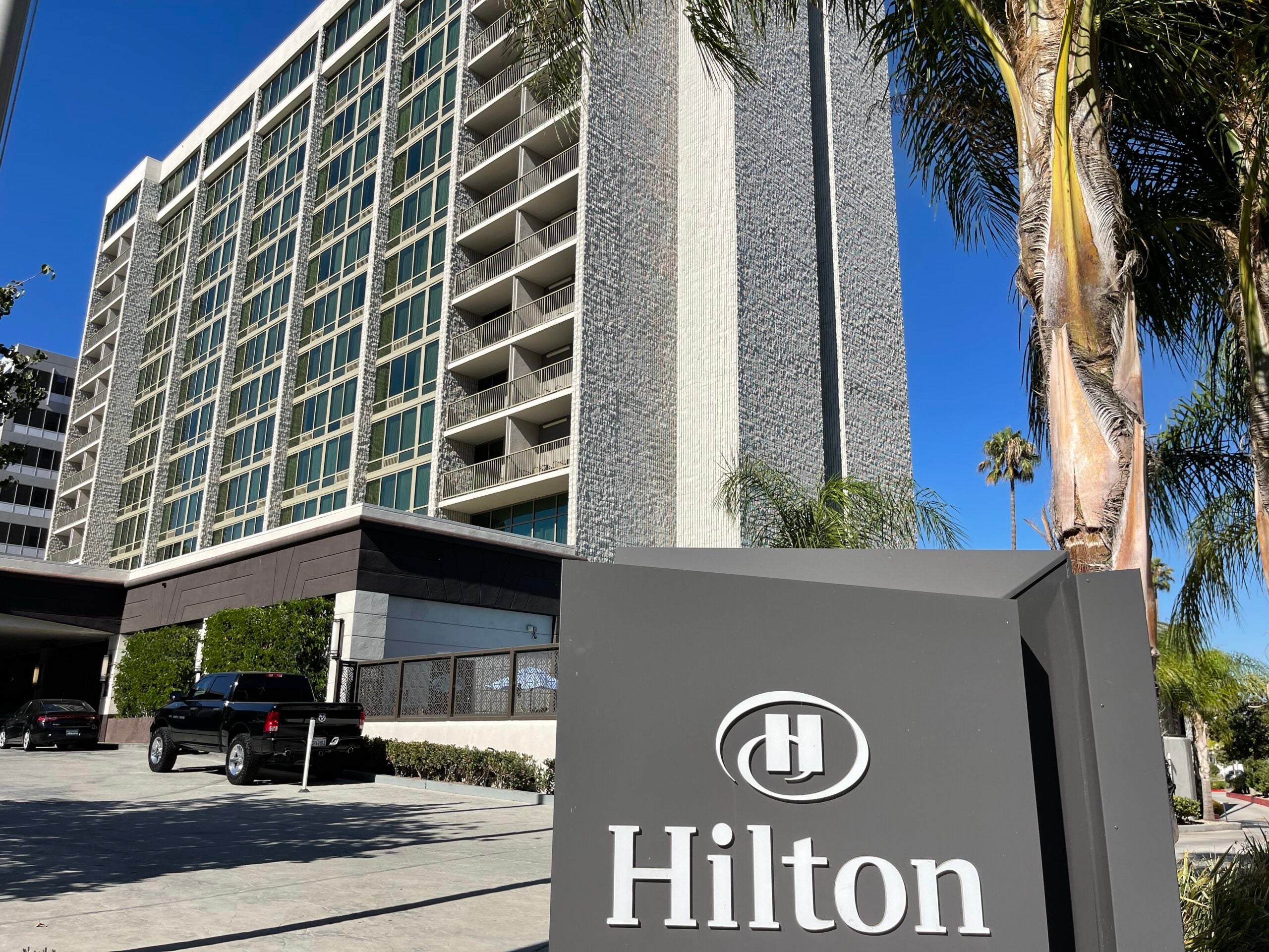 Hilton Pasadena Entry scaled