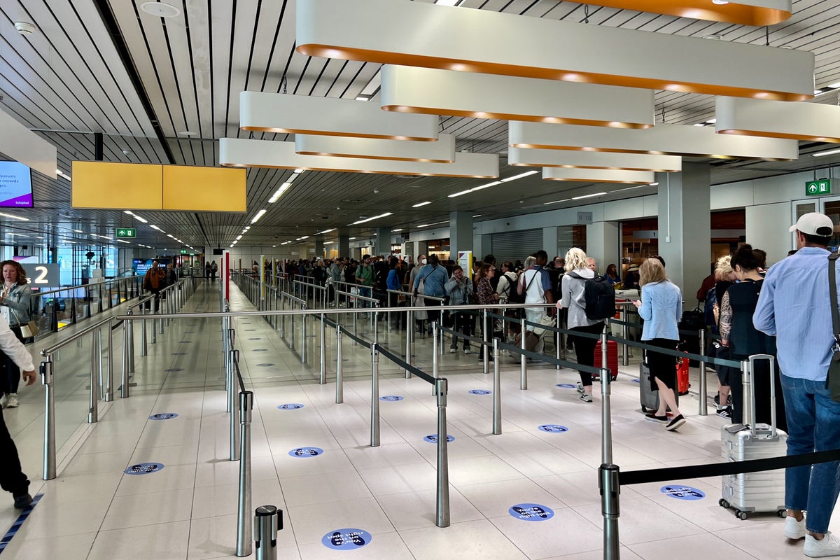 Review KLM’s new Premium Comfort cabin on the Boeing 78710 Dreamliner